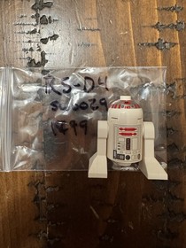 Lego Star Wars Figures R2-R7 Sw0168 - R5-D4 Sw0029 - R2D2 Sw0028 - R2-Q2 Sw0303