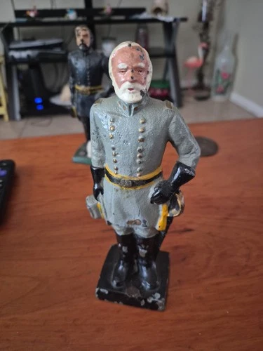 Civil War General Robert E.Lee 8 1/2 Inch Cast Iron Bookend. Original Paint Rare
