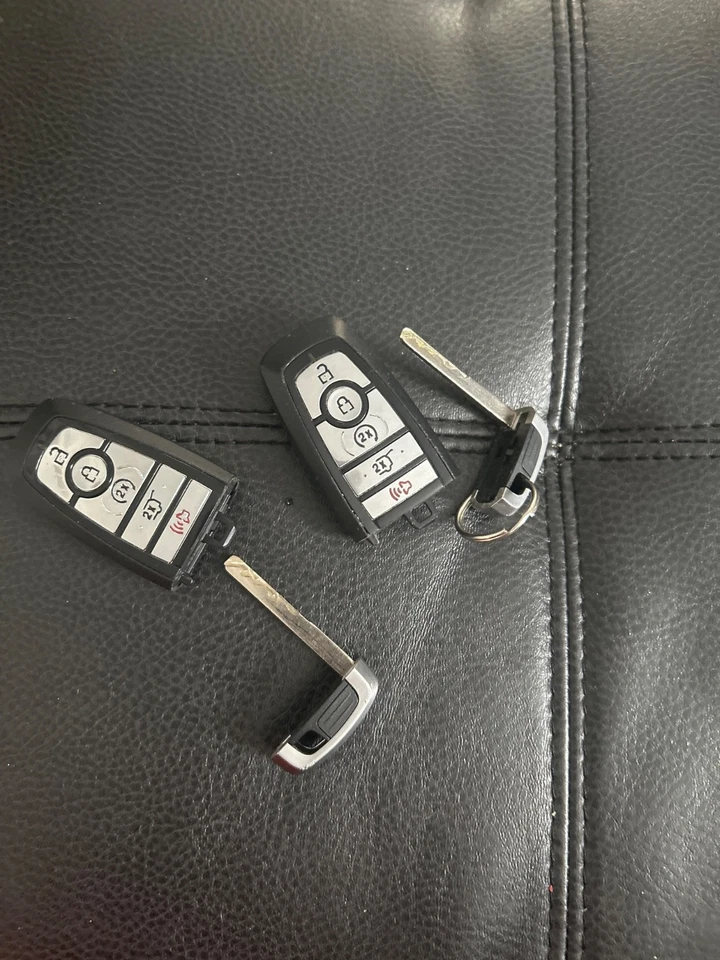 Llavero Ford Expedition 2018-2022 OEM Foto 3 de 3