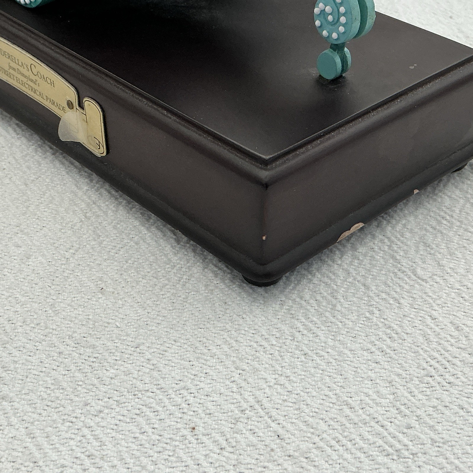 WDCC Disneyland Main Street Electrical Parade Cinderella’s Coach w/Lightbulb