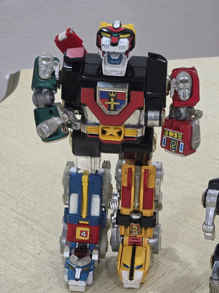 Voltron Japan 1981 Diecast 11” - Image 2 of 4