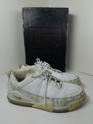 2005 Nike Zoom Lebron II Low Men's White Metallic Silver Size