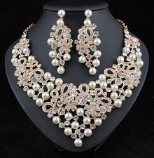 Daisy Faux Pearl Off White Austrian Rhinestones Bib Necklace Earrings Set N923g