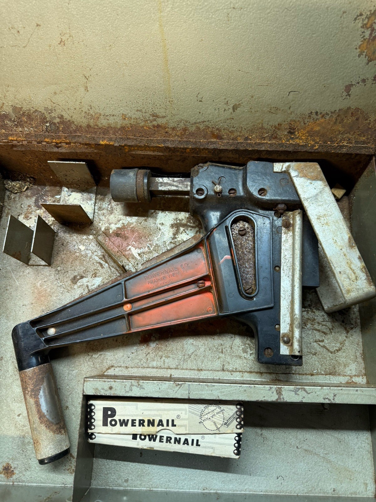 Powernail 195 Flooring Nail Guns Hardwood  Floor Nailers With Box Of Nails