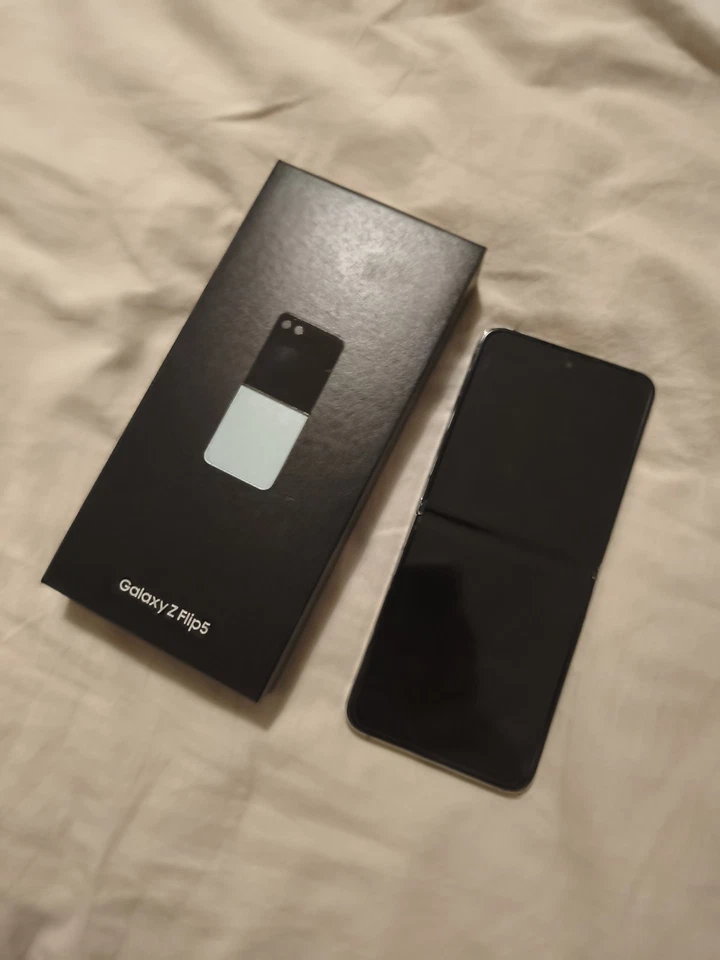 Samsung Galaxy Z Flip5 · 512GB, foto 1 di 5