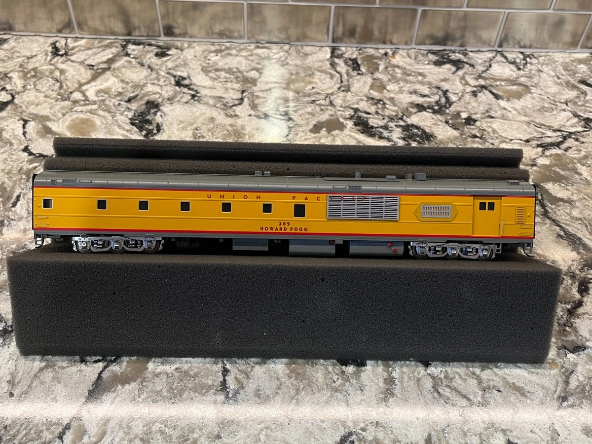 25+ Union Pacific Railroad Plastic HO Model Railroad Passenger