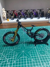 Santa Cruz V10 Fully Downhill MTB Modell 1:9 3D-Druck Kunststoff Handarbeit