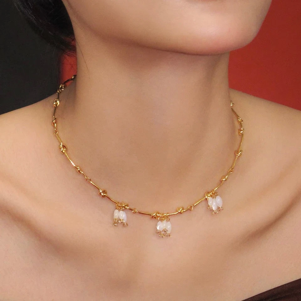 Collar con borla de caracol herradura estilo vintage Foto 3 de 4