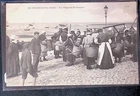 Old postcard Grandcamp Les Bains Les Pêcheuses de Shrimp
