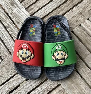Super Mario Bros. & Luigi Beach/Pool Slides Kids Size 7/8