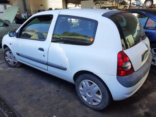 8200002469 Faro Fendinebbia Sinistro per RENAULT CLIO II FASE II (B/CB0) 8826970 - Foto 8 di 10