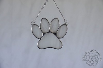 Buntglas Pfotenabdruck groß klar + weiß Hänger/Sonnenfänger Geschenk/Deko