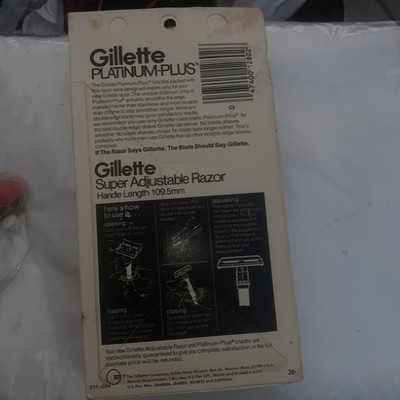 Vintage NIP Gillette Super Adjustable Razor with 2 Platinum Plus Blades Black