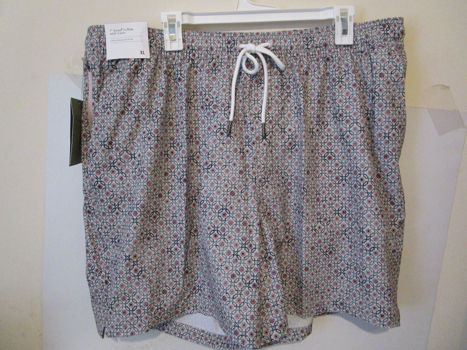 Goodfellow & Co Mens 7" Swim Trunks with Boxer Brief Liner Cream Size XL