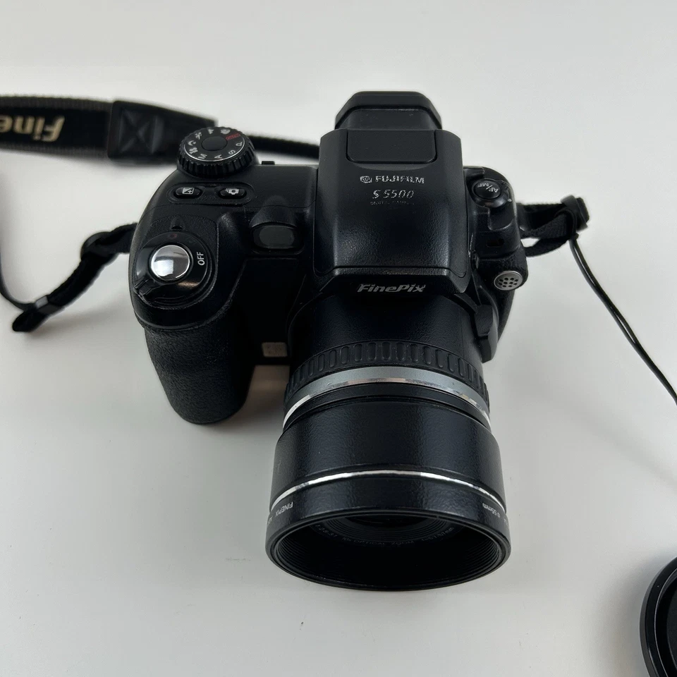 Fujifilm FinePix S5500 4.0MP Digital Camera Black Adapter Ring AR-FX5A & Case - Image 3 of 4