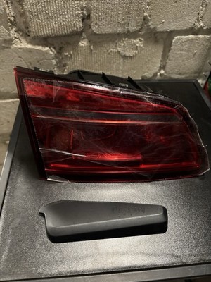 Neue VALEO ORIGINAL 045384 Rückleuchte Links für VW Golf Sportsvan