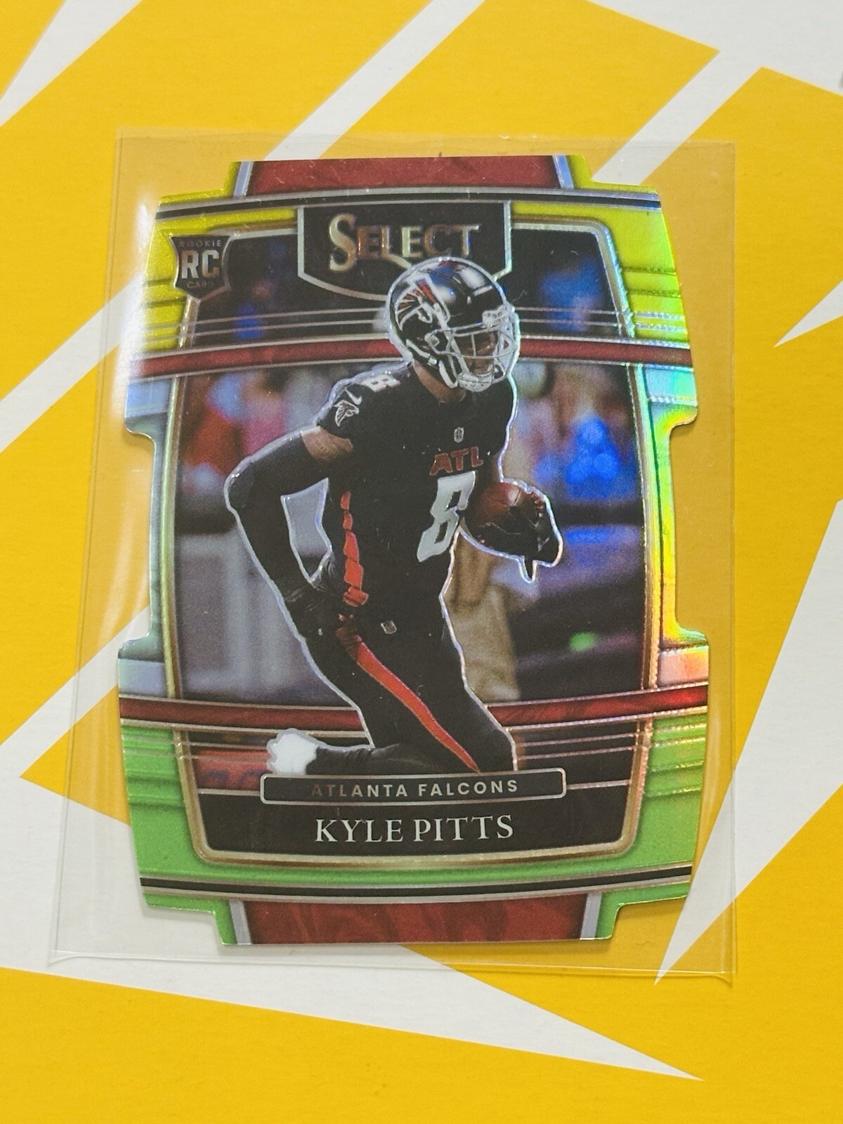 2021 Select Kyle Pitts Concourse Die-Cut Green/Yellow Prizm RC #46 Falcons