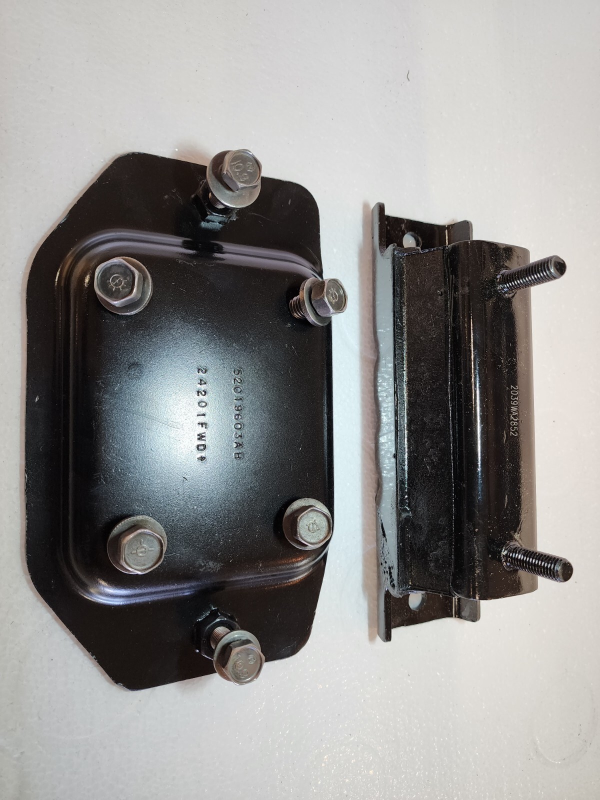 9402 Dodge Ram 5.9L 12V/24V Cummins NV5600 2WD/4X4 Transmission Mount