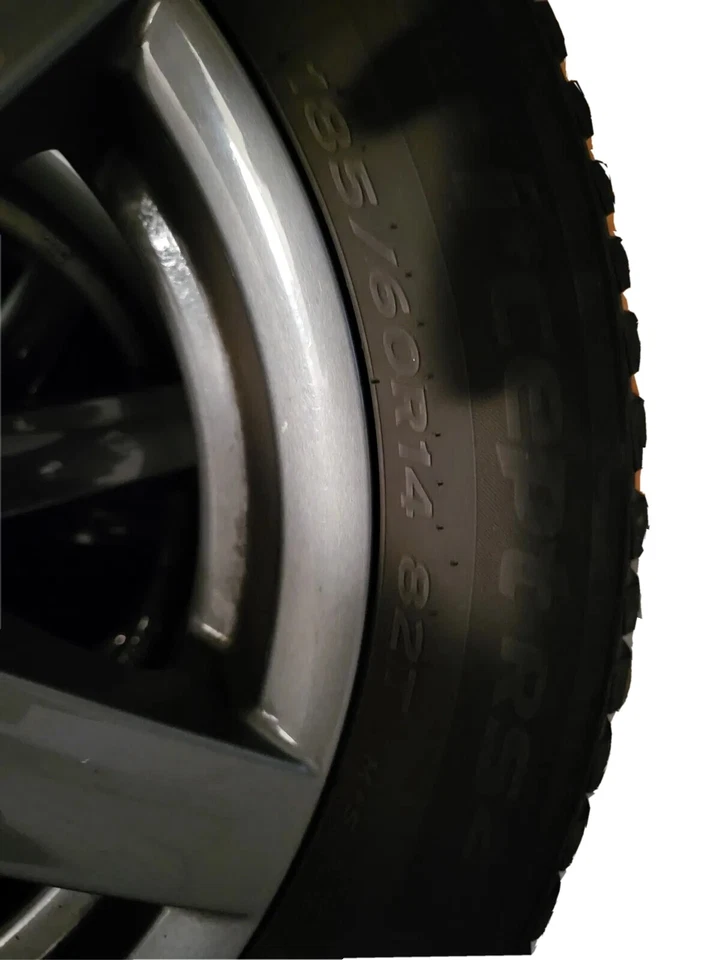 Winterkompletträder VW/Seat/Skoda Schwarz  Winterreifen Alutec 14". Wie neu! - Bild 3 von 4