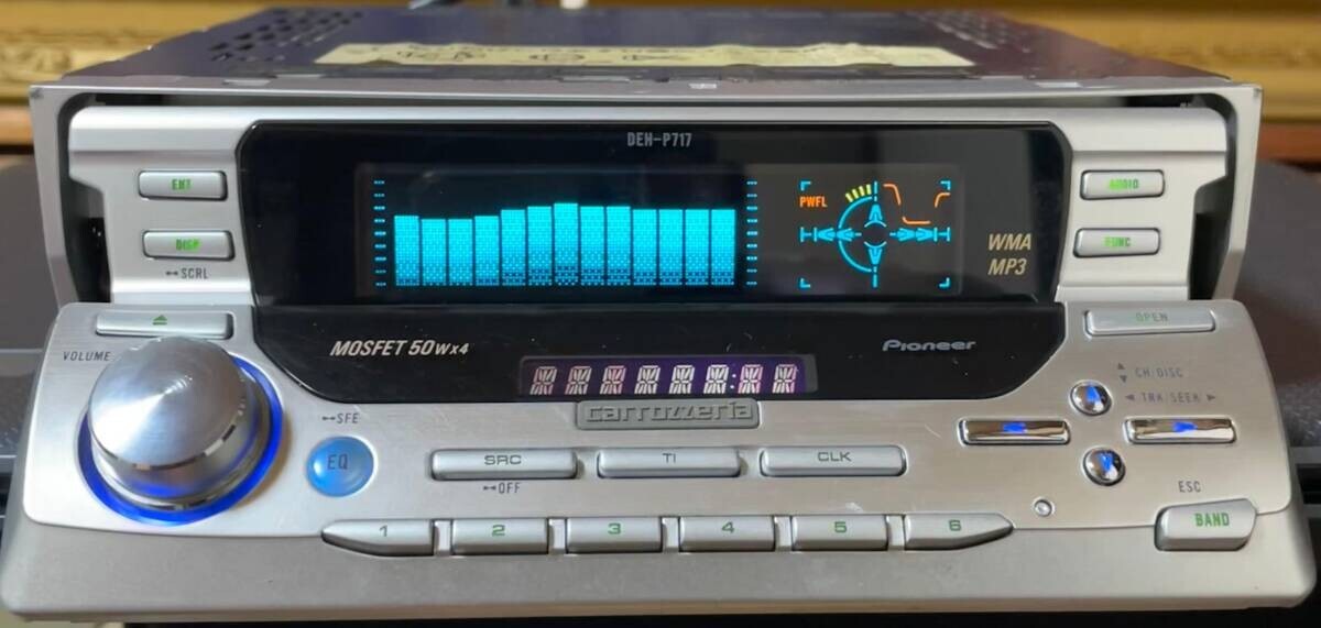 Pioneer Carrozzeria DEH-P717 ヘッドユニット Pioneer Carrozzeria DEH-P717 ヘッドユニット