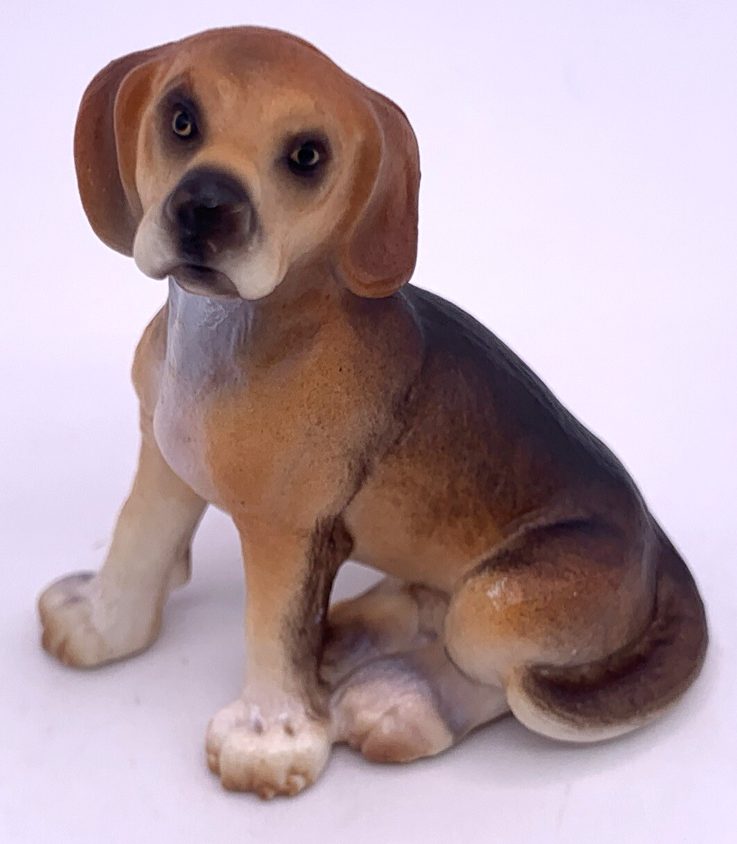 SCHLEICH SITTING BEAGLE 16302 Dog Figure Vintage 1994 RETIRED