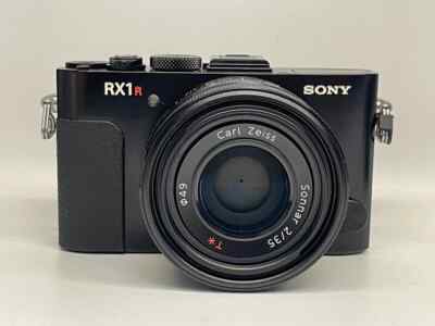 Sony RX1R 24MP Full Frame Camera Compact Size High IQ On the Go Pro Choice