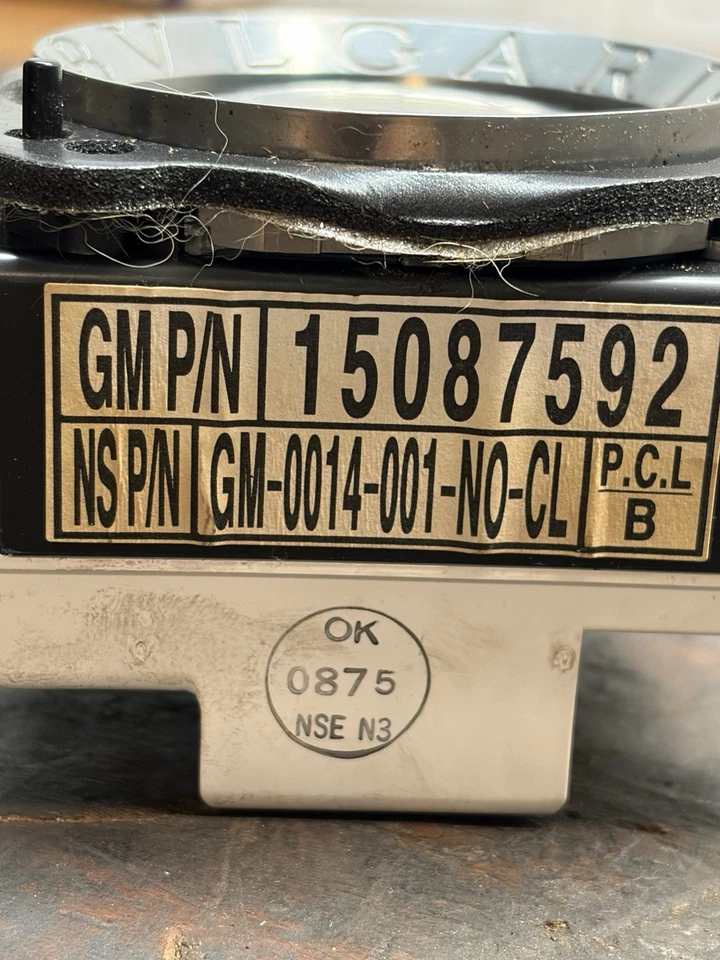 Cadillac Escalade 2003-2006 bisel superior reloj moldura OEM pieza usada Foto 3 de 3