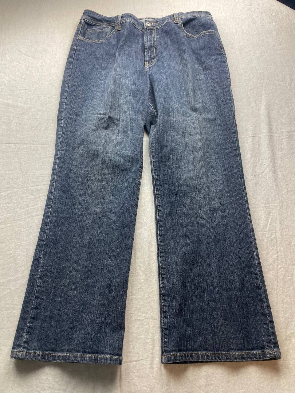 Chico's Platinum Jeans Womens Size 2.5 Short Blue Dark Wash Denim Bootcut Pocket