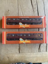 Hornby OO R483 B.R. Composite Coach And R484 B.R. Brake Composite Coach (Maroon)