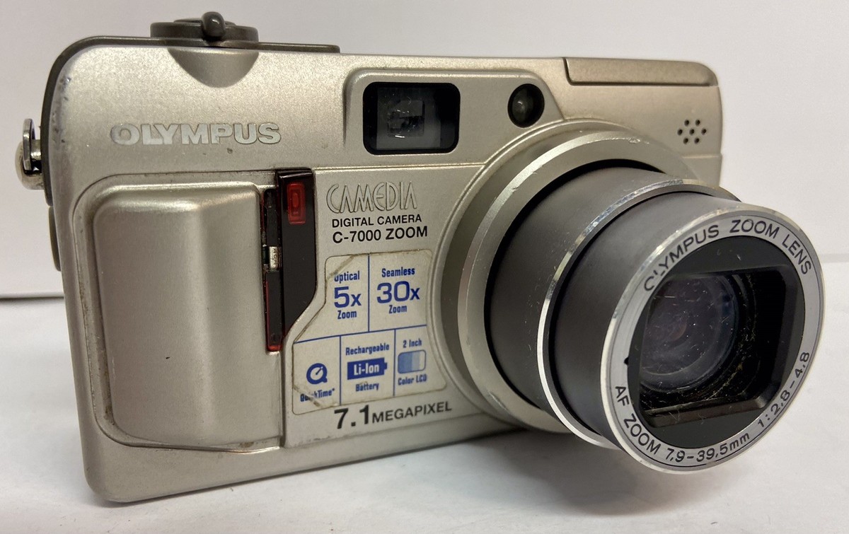 Olympus Camedia C-7000 Zoom 7.1MP Digital Camera+Battery+Charger+