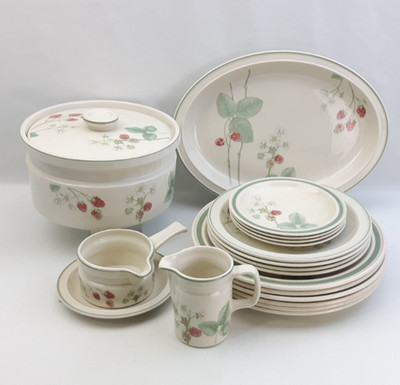 Wedgwood Raspberry Cane Geschirr - einzeln verkauft - Vintage Steinzeug