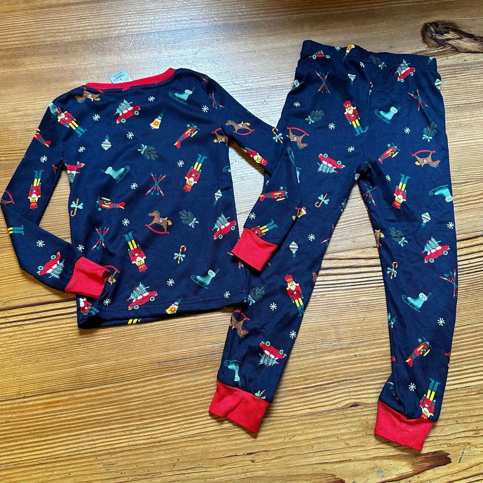 Member's Mark navy blue Christmas long sleeve pajama set SIZE 4 - Image 4 of 4