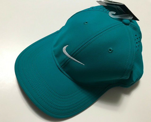green nike golf hat
