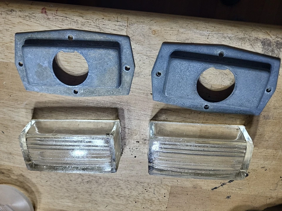 NOS 1966 Ford Galaxie Tail Light Center Reverse Light LENSES-SAE R 66 FD Glass  - Image 2 of 4