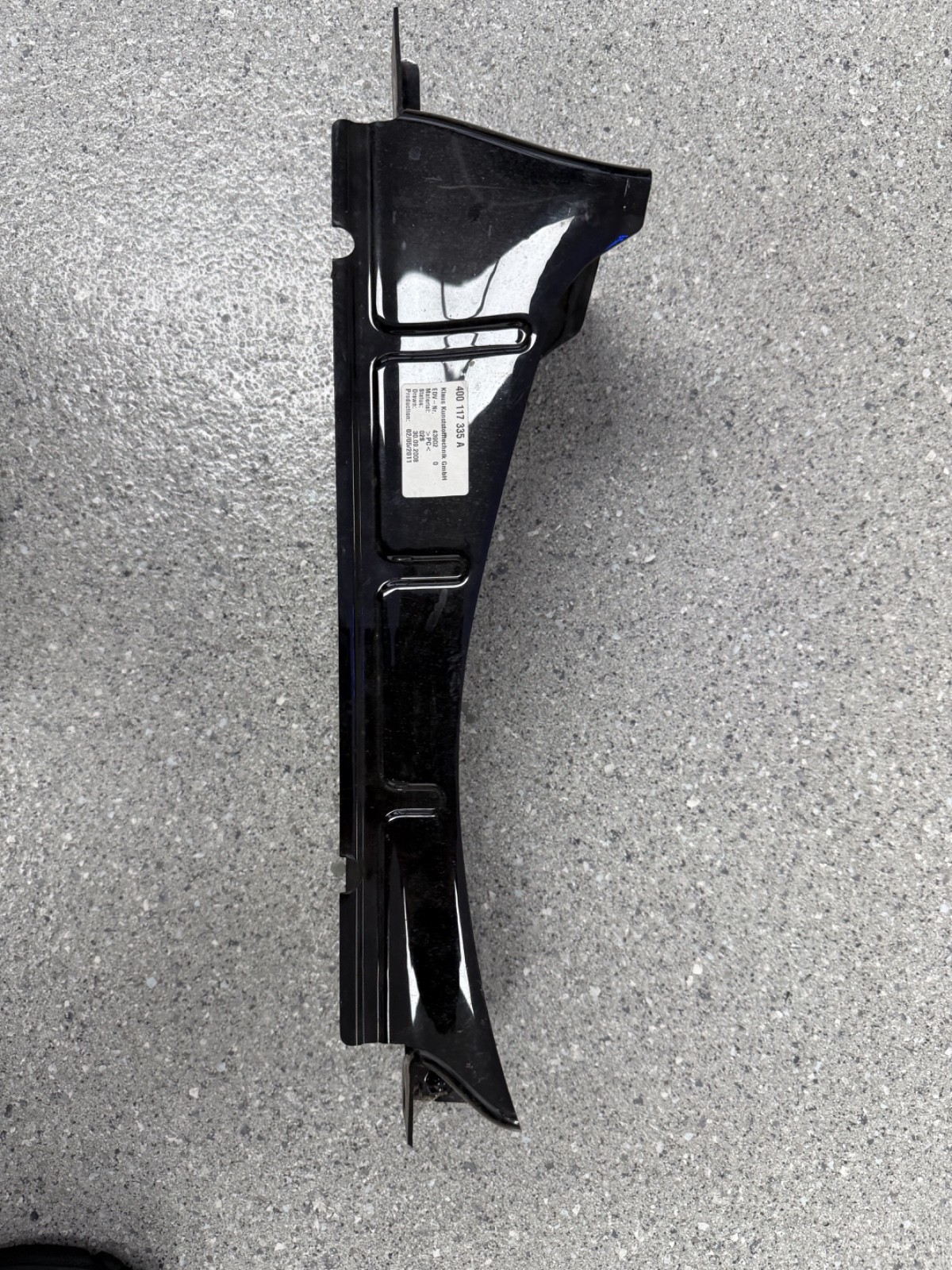 OEM Lamborghini Gallardo Engine Oil Cooler Exit Air Duct | 400117335A |