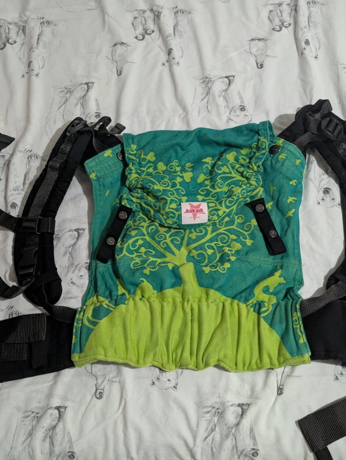 KOKADI Flip full buckle baby Carrier Leon in Wonderland