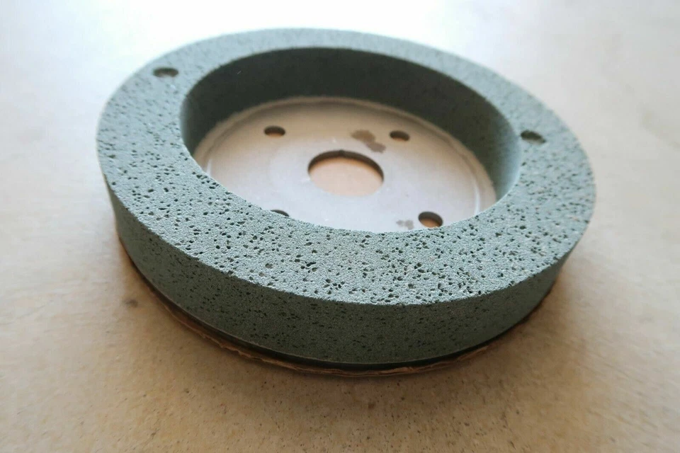 RADIAC 7" x 1" x 5" x 1-1/4" GC120 Surface Mounted Green Grinding Wheel - Image 2 of 4