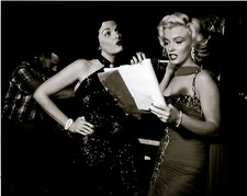 8x10 B&W PHOTO of MARILYN MONROE & JANE RUSSELL in 'GENTLEMEN PREFER BLONDES'