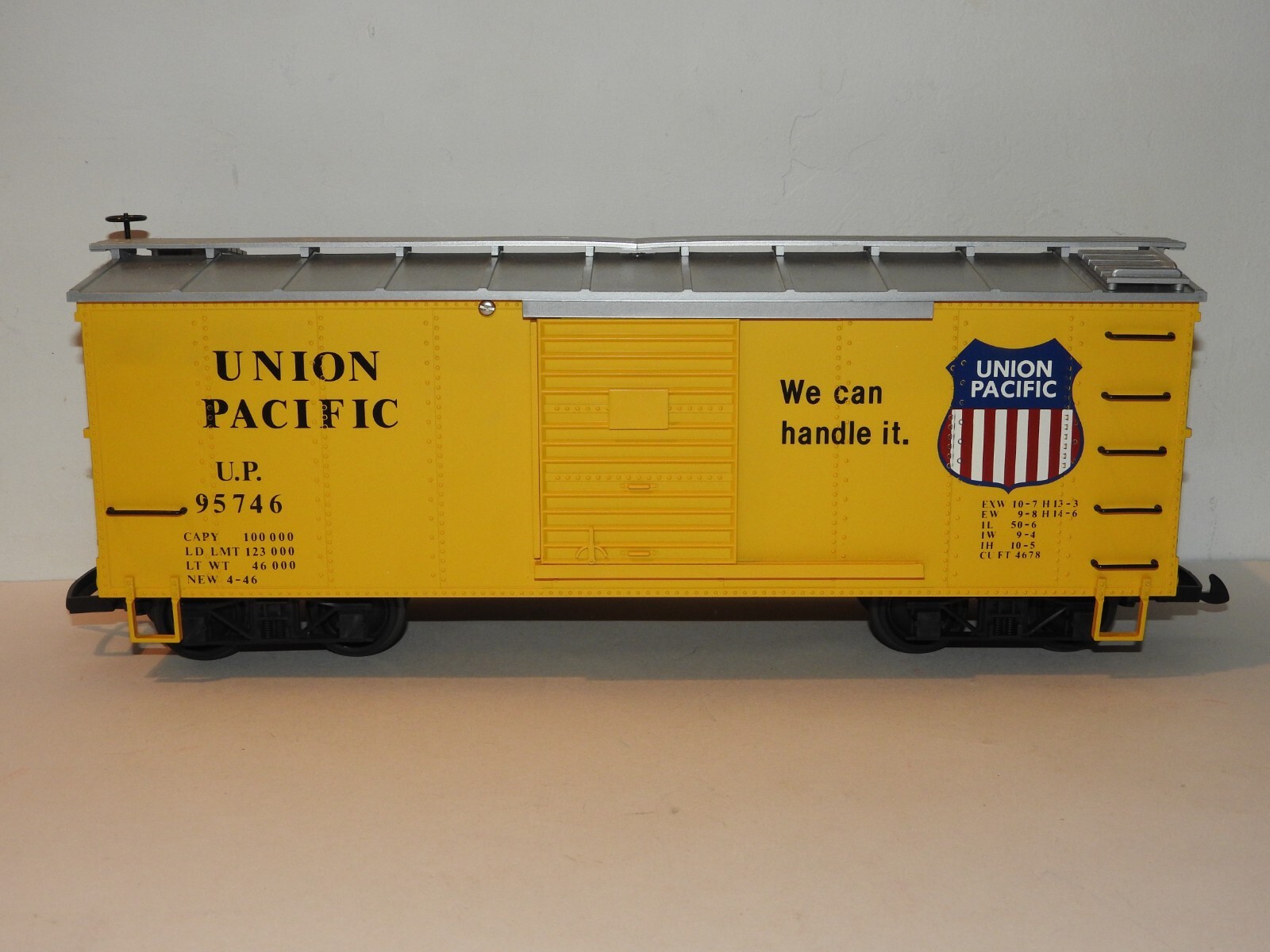 USA TRAINS G SCALE UNION PACIFIC 95746 STEEL BOX CAR 40' eBay