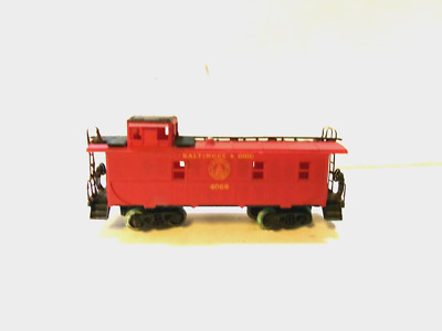 HO Gauge Red Long Caboose ''Baltamore & Ohio''