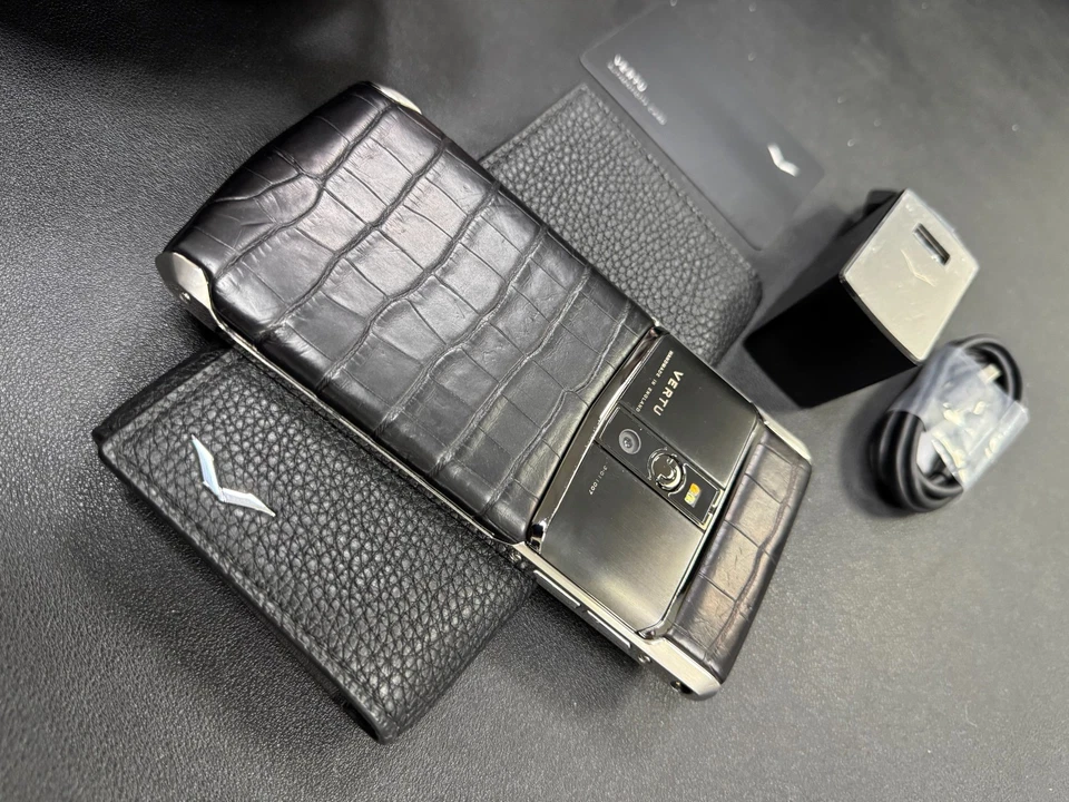 Vertu Signature Touch 2 - 2016 Alligator Black🐊- 64 GB - Black (Unlocked) - Image 3 of 4