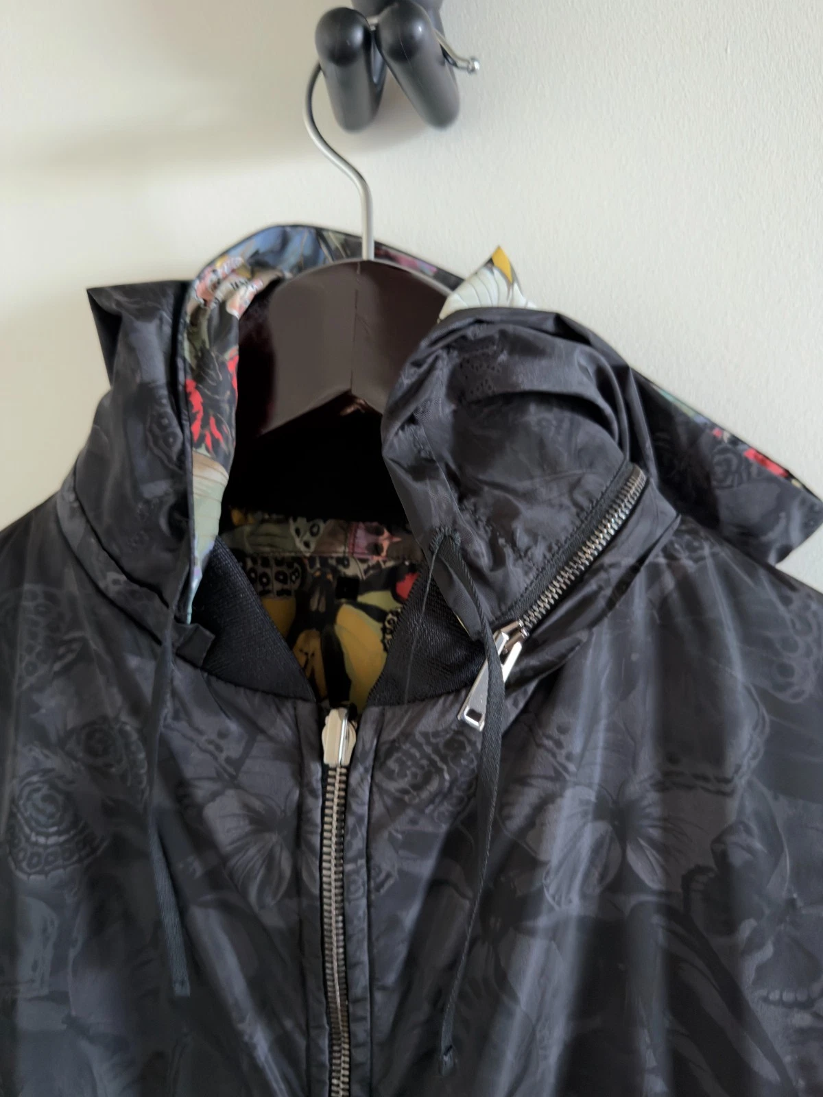 Authentic Valentino "Camubutterfly" Print Reversible Jacket Sz US46 New - product detail image 11