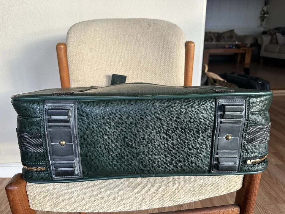 Louis Vuitton Satellite 53 Travel Carry Trunk Bag Case Suitcase Taiga 53x37x16cm - Image 4 of 4