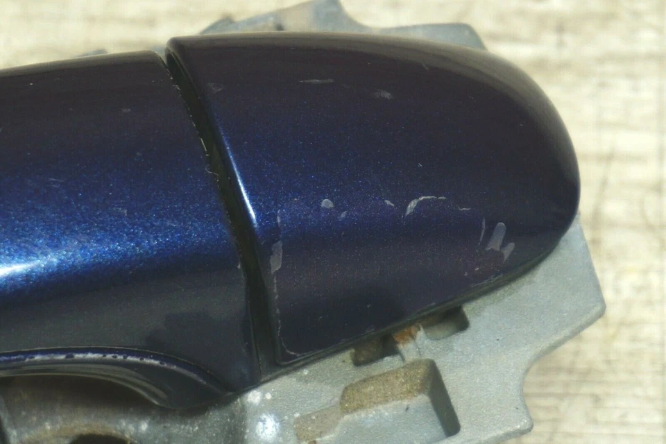 СИНЯЯ ПЕРЕДНЯЯ ПРАВАЯ НАРУЖНАЯ ДВЕРНАЯ РУЧКА VOLKSWAGEN TOUAREG 7 Л 2004-2010 ГОДОВ ВЫПУСКА ОТ ОРИГИНАЛЬНОГО ПРОИЗВОДИТЕЛЯ - Изображение 3 из 4