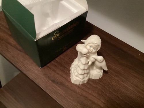 Department 56 Snowbabies Midnight Clear Angel Figurine – 5" Hand-Painted Porcelain Collectible With Star, Multicolor