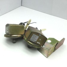 Lot of 2 Dwyer 1823-1 Differential Pressure Switch, Diaphragm Vertical 10-25PSI