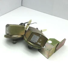 Lot of 2 Dwyer 1823-1 Differential Pressure Switch, Diaphragm Vertical 10-25PSI