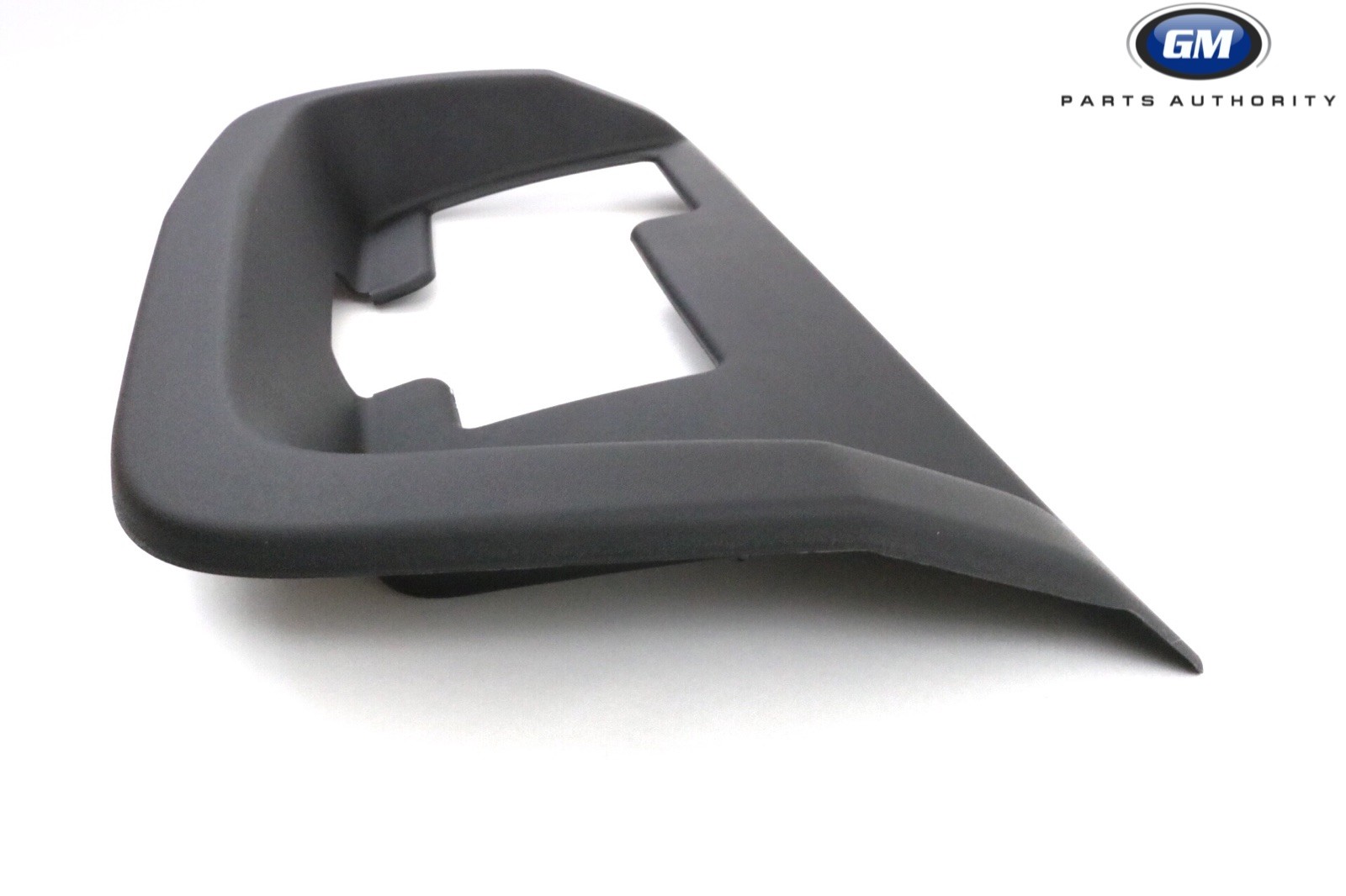 20182023 Chevrolet Equinox Trailer Hitch Trim Bezel 84151503 Genuine