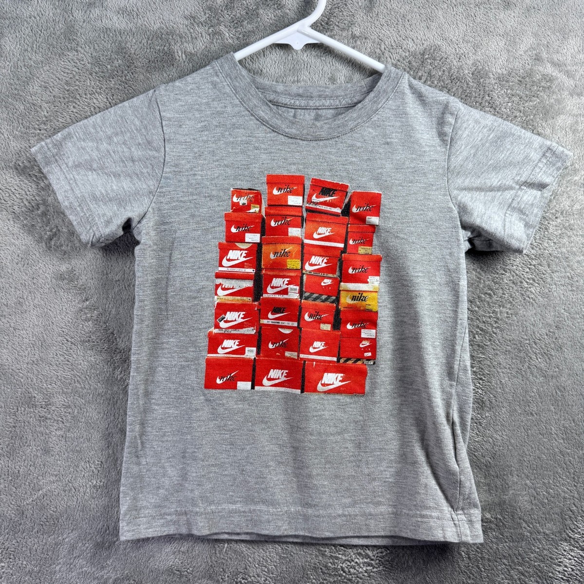 【新品 完売モデル】ナイキ テディベア クマ Tシャツ Nike XLサイズ 新品 完売モデル】ナイキ テディベア クマ Tシャツ Nike XL