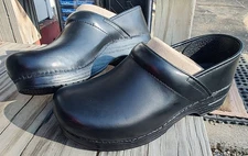 NEW Without Box Dansko Wide Pro Cabrio 42 Womens Leather Black Clogs Shoes 11.5